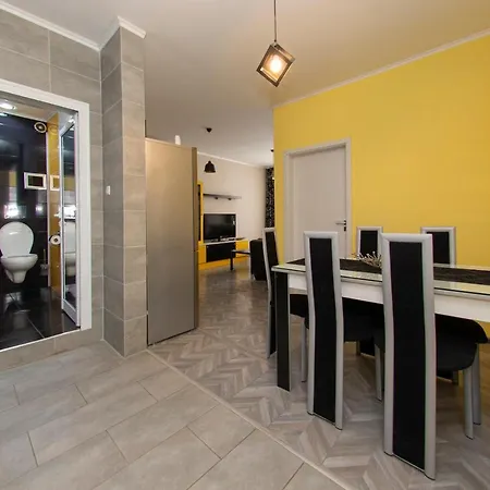 Double Room Flat In The Heart Of Students Town Apartment